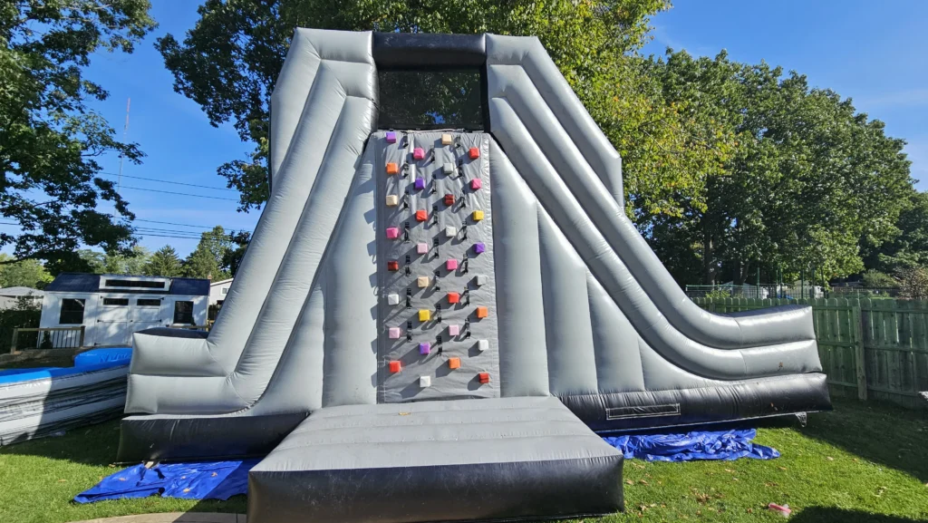Climbing-rock-wall-inflatable-1