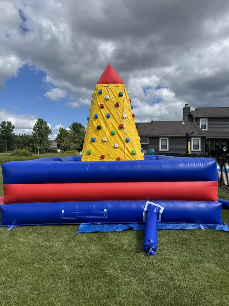 kids-climbing-tower-hinckley-ohio